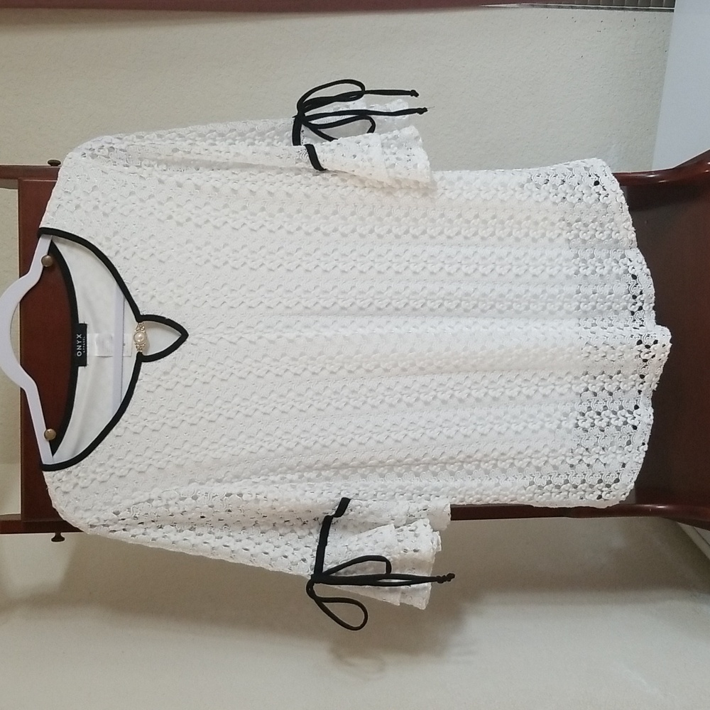 Laced pullover long Sleeved blouse